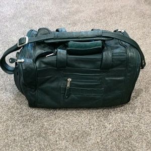 Canyon outback leather travel bag